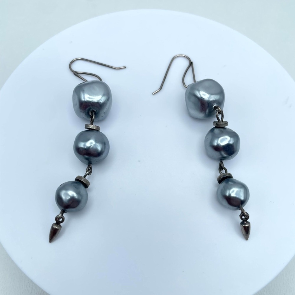 Y2K Baroque-Style Silver-Toine Articulated Grey Pearl Drop French Hook Earrings
